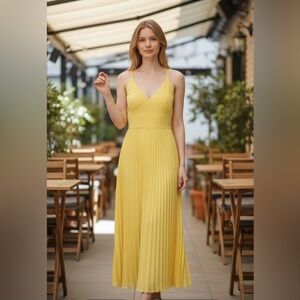 Elegant Yellow Pleated Skirt